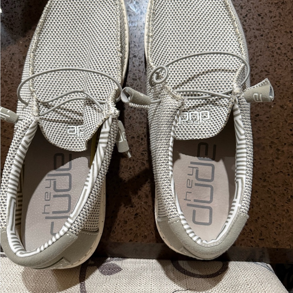 Hey Dude Men’s Wally Sox size 14, grey and white